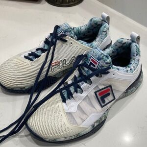 Fila ladies tennis White and Navy Athletic Shoes size 7.5